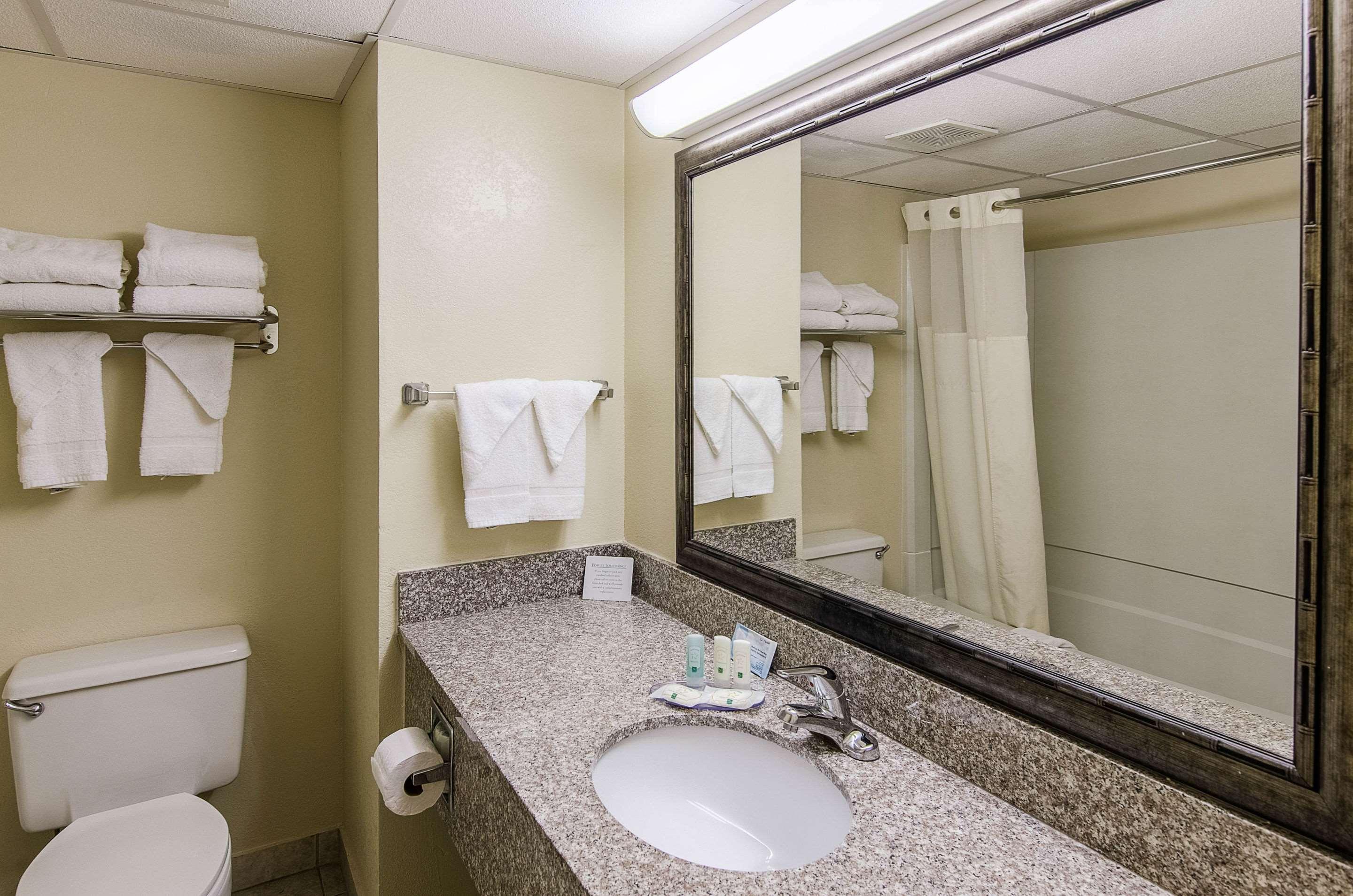 Quality Inn & Suites Lexington Near I-64 And I-81 Timber Ridge Eksteriør bilde