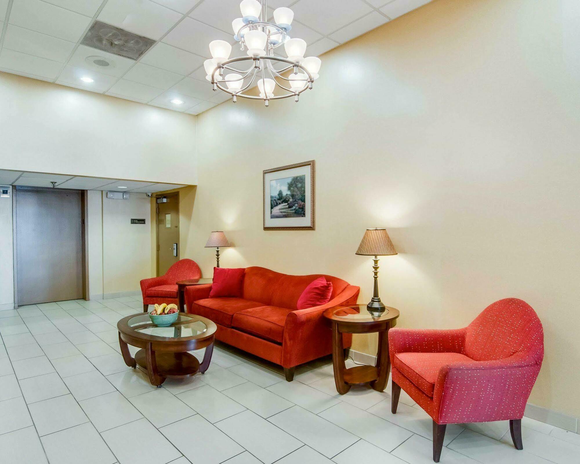 Quality Inn & Suites Lexington Near I-64 And I-81 Timber Ridge Eksteriør bilde