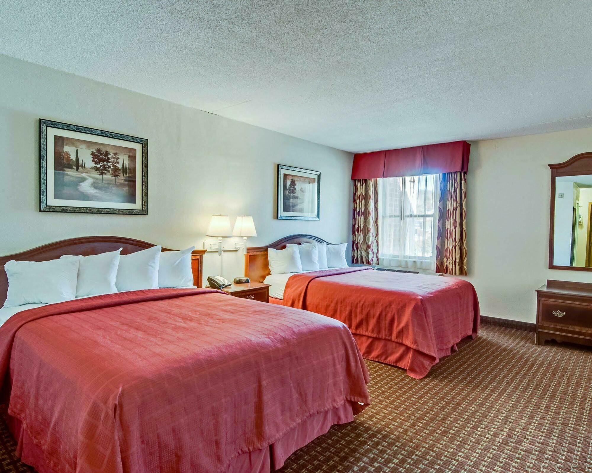 Quality Inn & Suites Lexington Near I-64 And I-81 Timber Ridge Eksteriør bilde