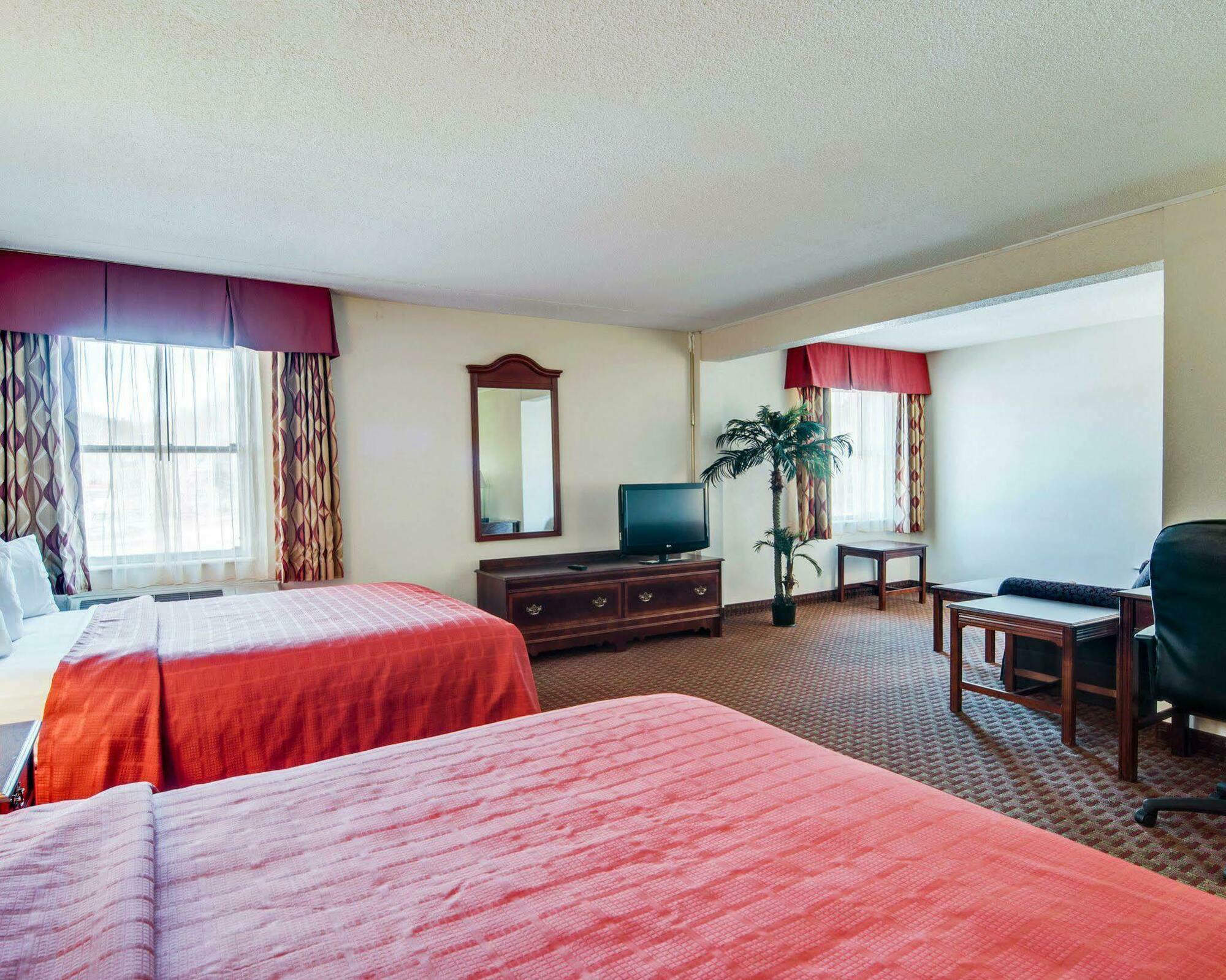 Quality Inn & Suites Lexington Near I-64 And I-81 Timber Ridge Eksteriør bilde